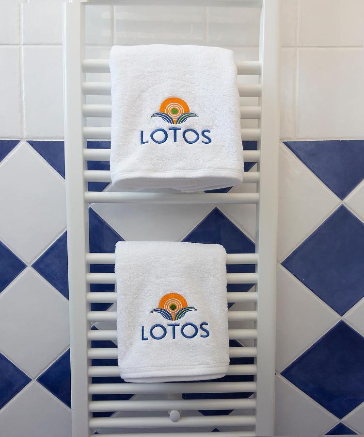Lotos - Luxury Apartments Kounoupidhiana Bagian luar foto
